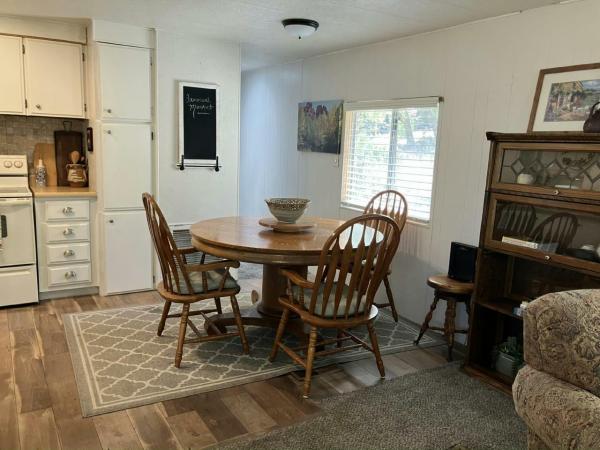 1980 Sunburst Cavco Manufactured Home
