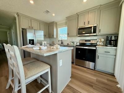 Photo 4 of 11 of home located at 19333 Summerlin Rd Fort Myers, FL 33908