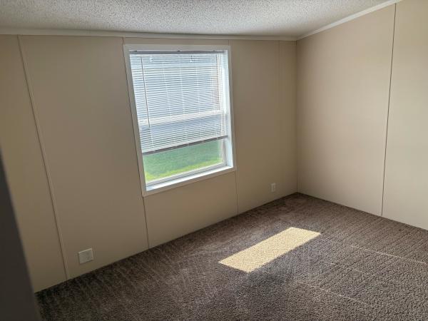 2001 Lincoln Park Mobile Home