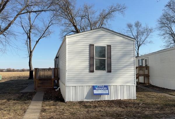 Photo 1 of 2 of home located at 41 Loraine Drive Galesburg, IL 61401