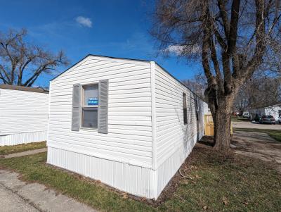 Mobile Home at 17 Country Elms Est. Galesburg, IL 61401