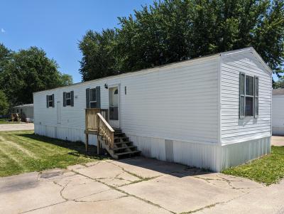 Mobile Home at 26 Country Elms Est. Galesburg, IL 61401