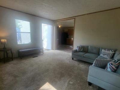 Photo 5 of 20 of home located at 285 Bayview Road Elgin, IL 60123