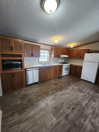Mobile Home at 190 Shane Lane Lot 135 Dundee, MI 48131