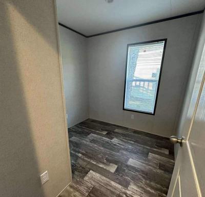 Photo 3 of 10 of home located at 200 Whittington Dr. #4 Madisonville, KY 42431