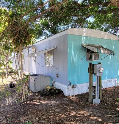 Photo 4 of 23 of home located at 810 8th Street #7 Vero Beach, FL 32962