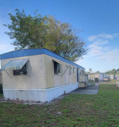 Photo 2 of 24 of home located at 810 8th St #43 Vero Beach, FL 32962