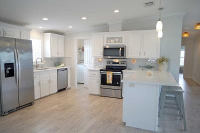 Photo 5 of 31 of home located at 163 NE South Warner Drive Jensen Beach, FL 34957