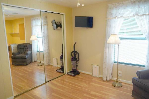 1975 Manufactured Home