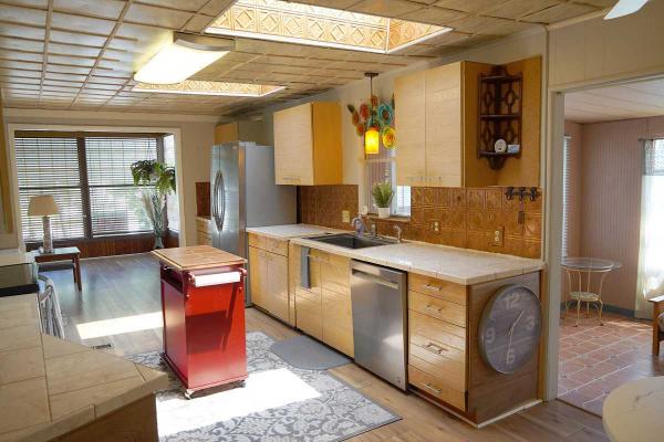 1976 Manufactured Home