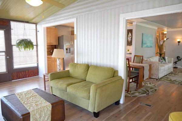 1976 Manufactured Home