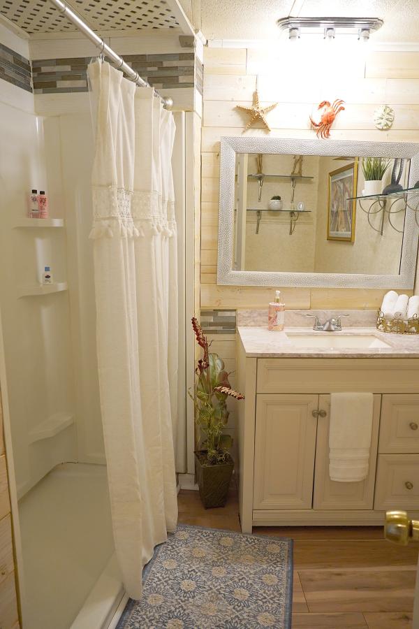 1976 Manufactured Home