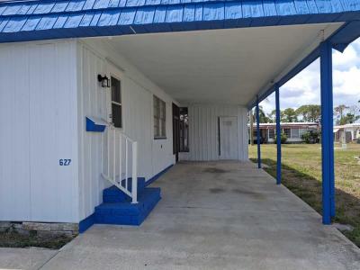Photo 2 of 35 of home located at 7100 Ulmerton Rd Lot 627 Largo, FL 33771