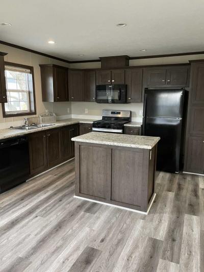 Photo 4 of 10 of home located at 704 N Shakespeare Ave Mankato, MN 56001