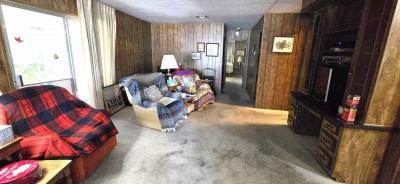 Photo 4 of 12 of home located at 613 46th Street Bakersfield, CA 93301
