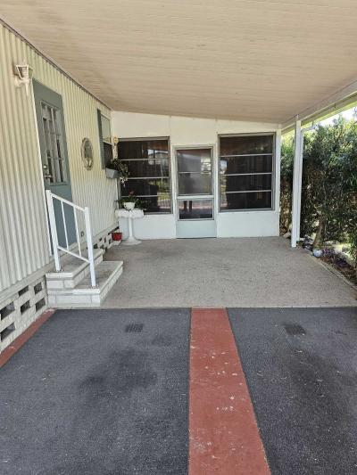 Photo 3 of 38 of home located at 5200 28th St N Saint Petersburg, FL 33714