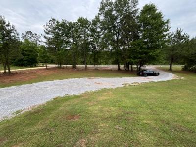 Photo 4 of 28 of home located at 8493 Pineapple Hwy Greenville, AL 36037
