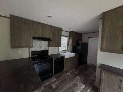 Photo 5 of 16 of home located at 1340 Tilton Rd SE Dalton, GA 30721