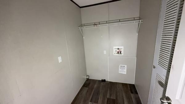 2021 SOLUTION 38SLC28603AH21 Manufactured Home