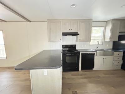 Photo 3 of 10 of home located at 1600 Rosharon Rd #19 Alvin, TX 77511