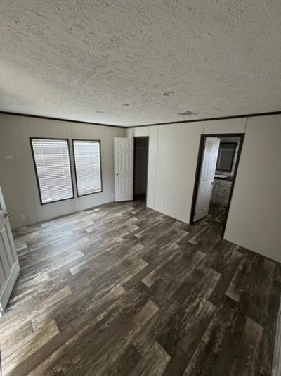 Photo 5 of 10 of home located at 18270 Highway 22 Lot 17 Ponchatoula, LA 70454