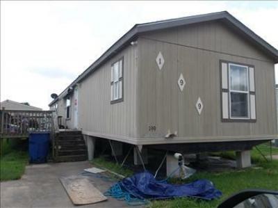 Mobile Home at 199 Gulf St Angleton, TX 77515