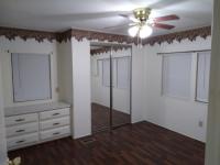 1975 SUN MANOR Manufactured Home