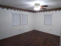 1975 SUN MANOR Manufactured Home