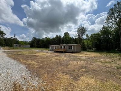 Photo 2 of 24 of home located at 736 Old Cemetery Rd Madisonville, TN 37354