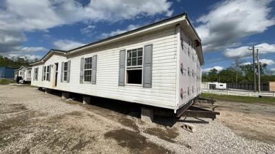 Mobile Home at 2291 Pine Grove Chap Leon, WV 25123