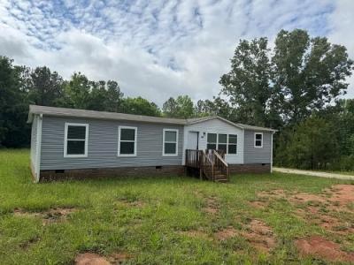 Mobile Home at 305 Suburban Dr Greenwood, SC 29646