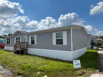 Mobile Home at 18685 Tree Top Ln Pearland, TX 77584