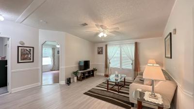 Photo 4 of 17 of home located at 929 W Norman St Lady Lake, FL 32159