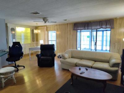 Photo 4 of 8 of home located at 461 Union St. Vero Beach, FL 32966