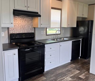 Mobile Home at 7425 Hopi Trail Lot 276B Indianapolis, IN 46219