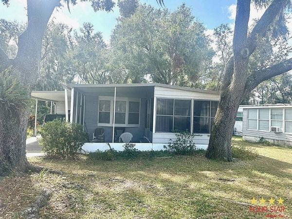 Photo 1 of 2 of home located at 13048 Lemon Ave Grand Island, FL 32735