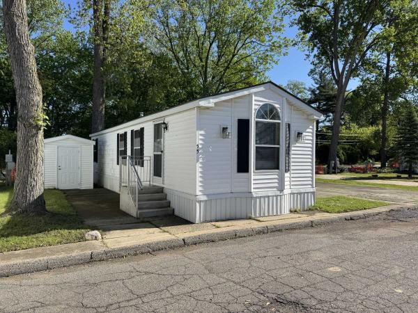 1991 Commodore Park Hill Manufactured Home