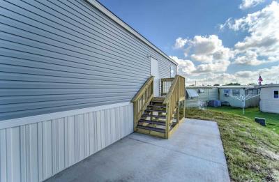 Photo 3 of 23 of home located at 716 Satsuma Street Lakeland, FL 33803