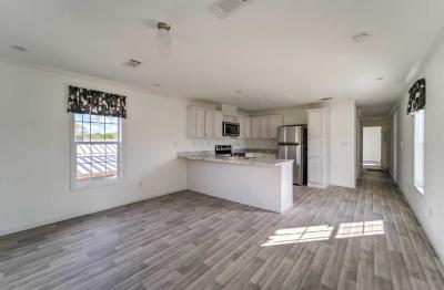 Photo 4 of 23 of home located at 716 Satsuma Street Lakeland, FL 33803