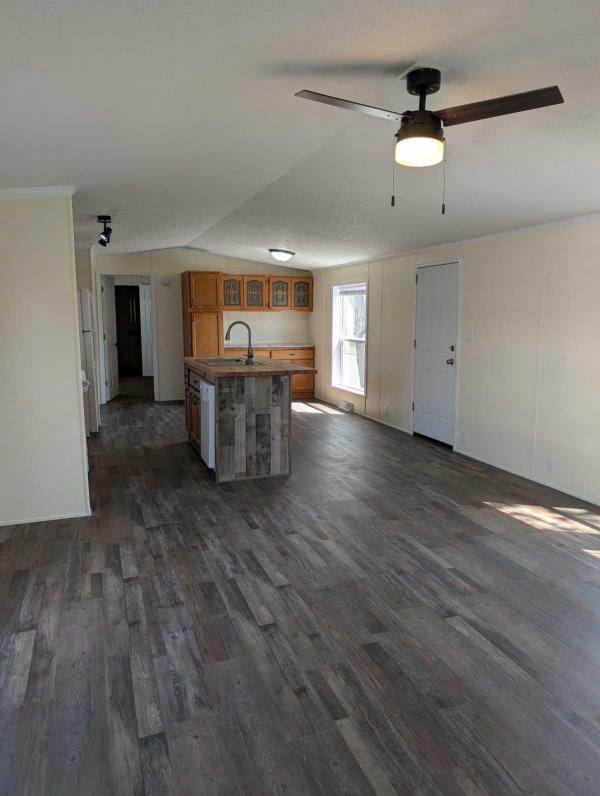 1999 Four Seasons Manufactured Home