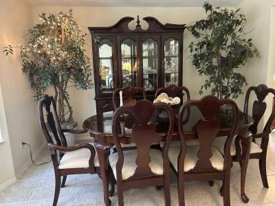 Photo 4 of 11 of home located at 617 Tall Oak Road Naples, FL 34113