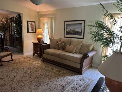 Photo 2 of 11 of home located at 617 Tall Oak Road Naples, FL 34113