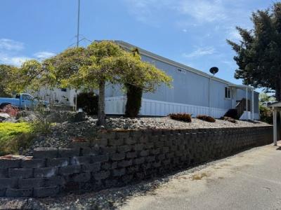 Photo 3 of 13 of home located at 1240 Embarcadero Cir Coos Bay, OR 97420