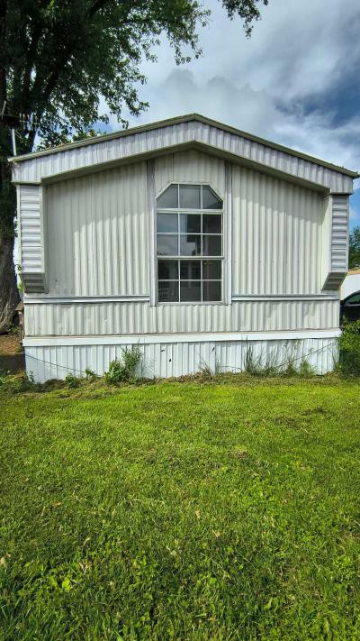 Mobile Home at Lot 6 - 400 Whitley St Carlinville, IL 62626