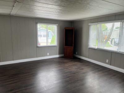 Photo 4 of 16 of home located at 768 Machette Rochester Hills, MI 48307