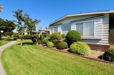 Photo 5 of 53 of home located at 14054 Lake Side Dr #106 La Mirada, CA 90638