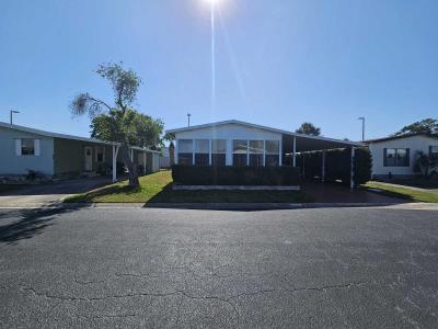 Photo 2 of 44 of home located at 5200 28th St N Saint Petersburg, FL 33714