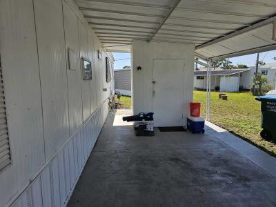Photo 2 of 30 of home located at 10486 1st N Saint Petersburg, FL 33716