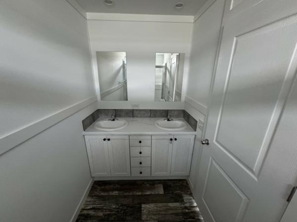 2025 Champion Home Builders, Inc. mobile Home