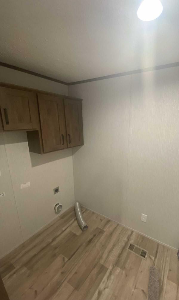 2025 Commodore Blazer Select -14663C Manufactured Home